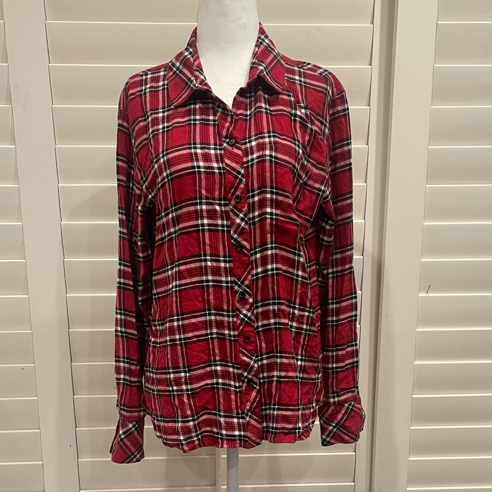 Treasure & Bond Red and Black Plaid Long Sleeve Button Down Shirt Size Small